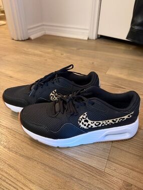 Nike Air Force Black Sneakers with Leopard Swoosh Accent size 7 NEW